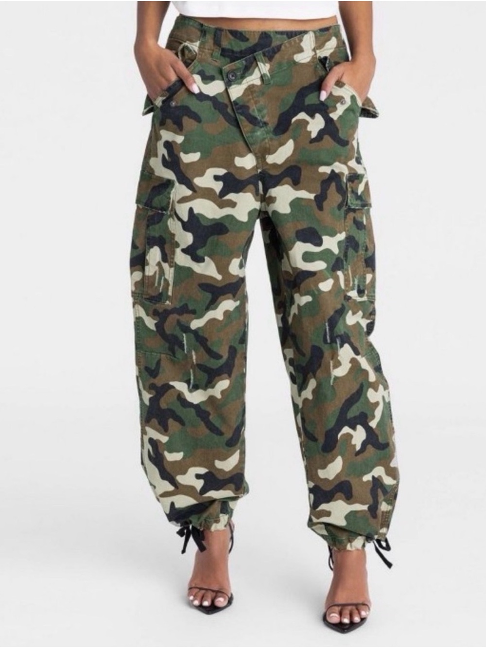 Camo Cargo Ankle Pants - Green Camo
